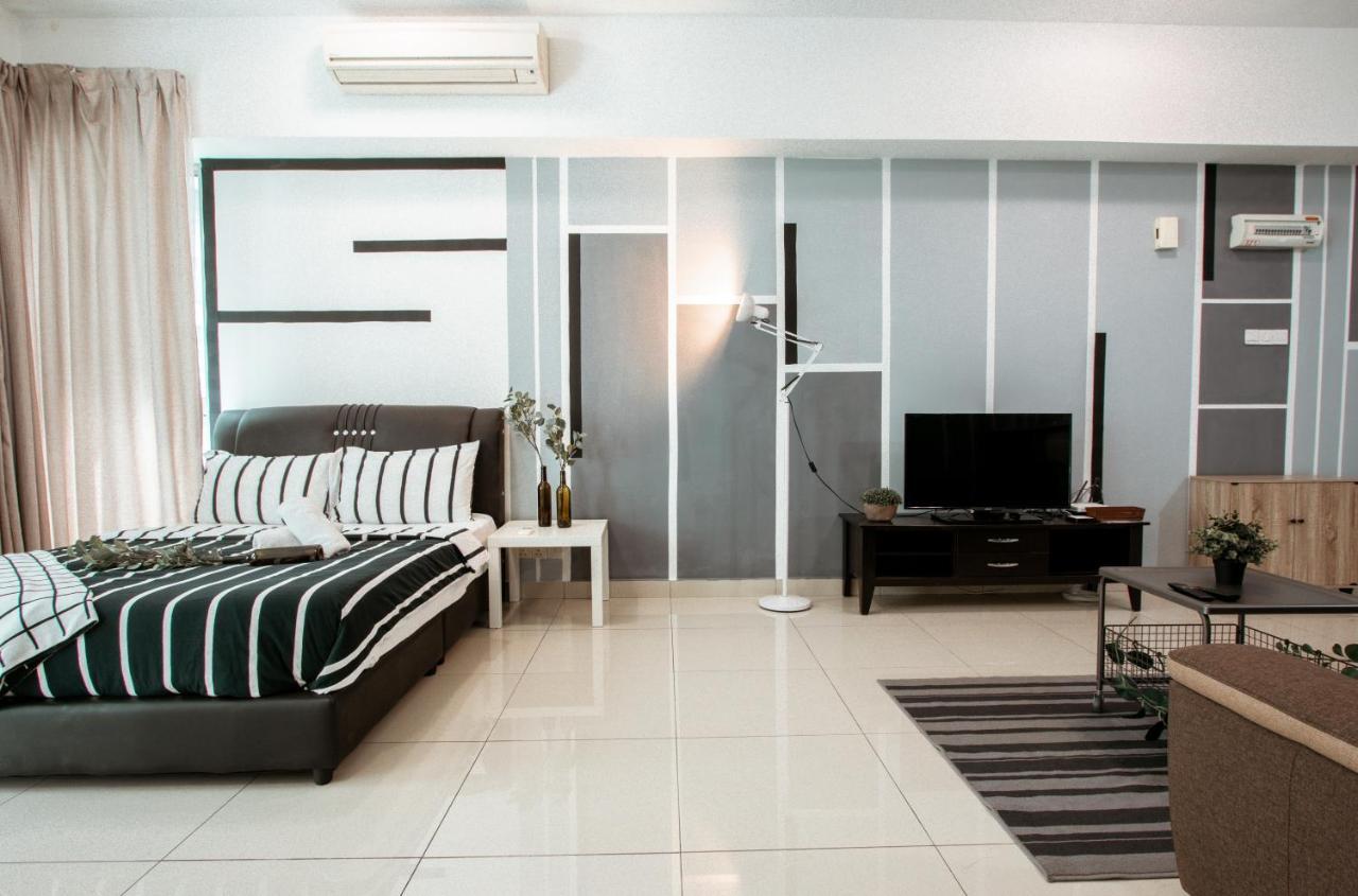 Regalia Residence The Sky Pool Suite Kuala Lumpur Bagian luar foto