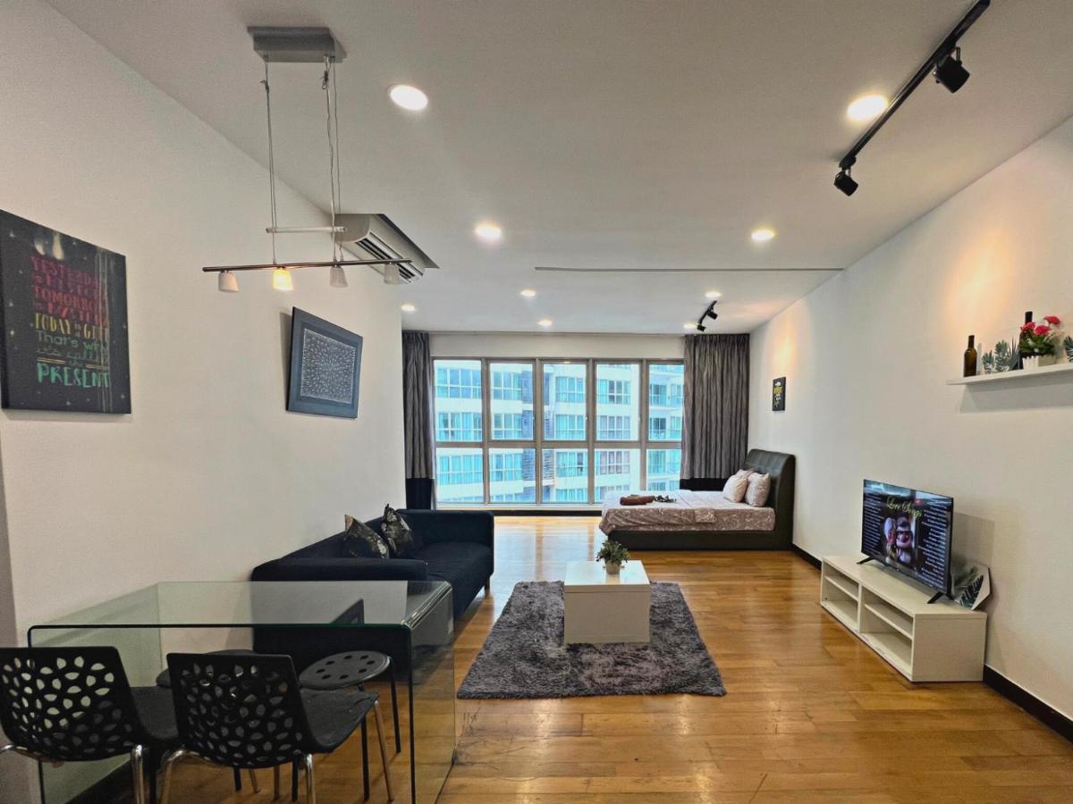 Regalia Residence The Sky Pool Suite Kuala Lumpur Bagian luar foto