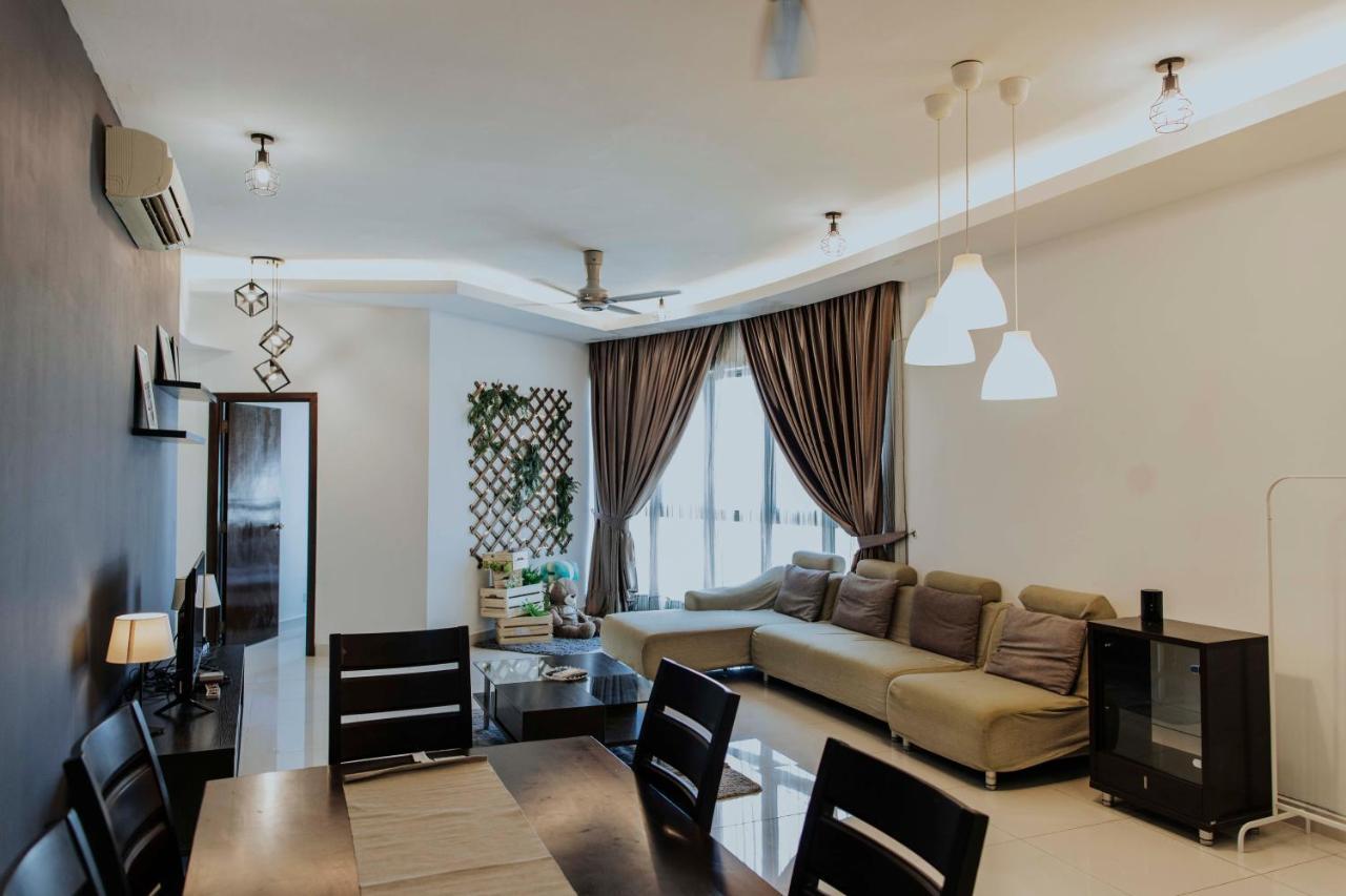 Regalia Residence The Sky Pool Suite Kuala Lumpur Bagian luar foto
